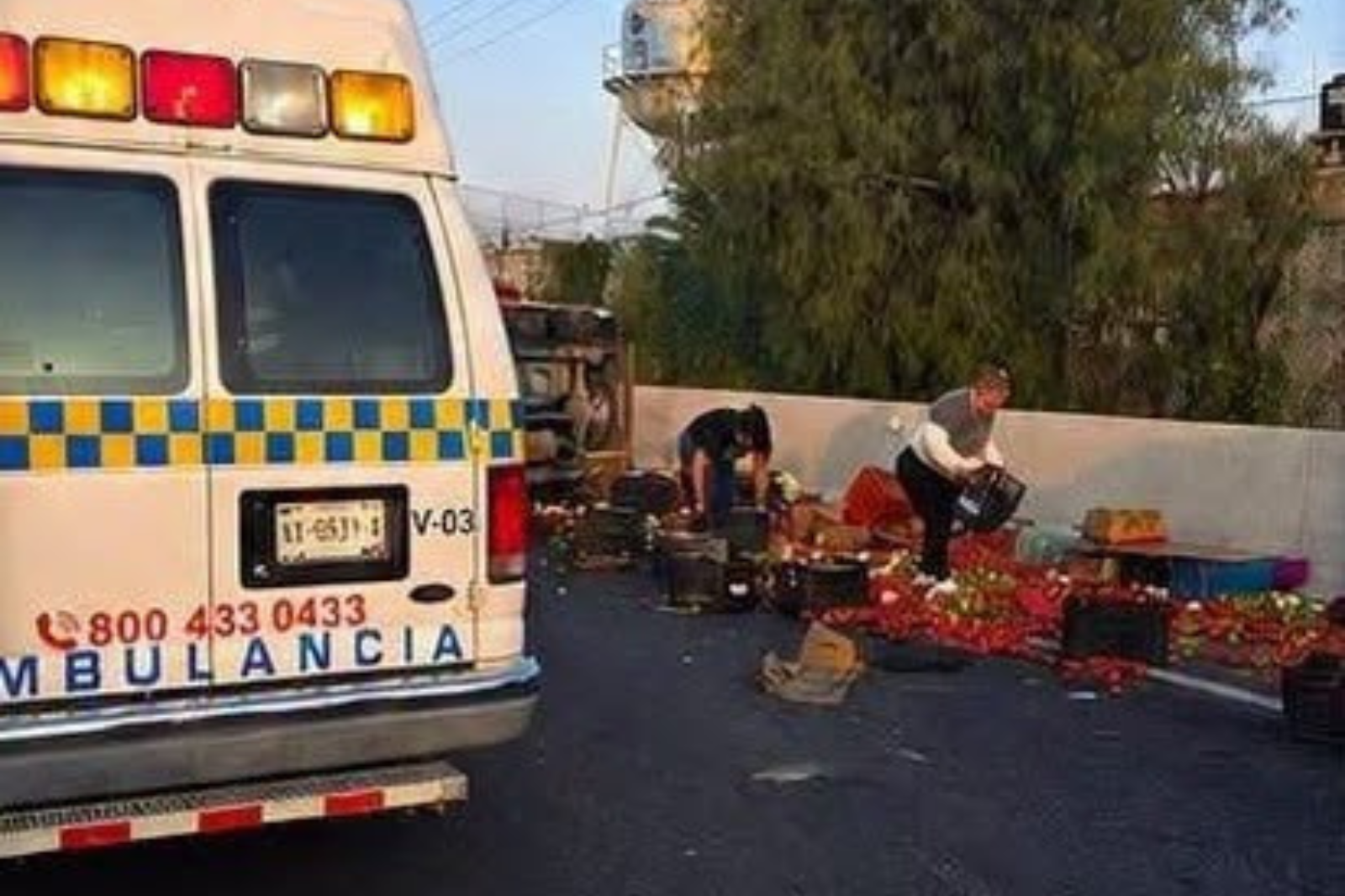 El domingo arrancó con caos en la México-Pachuca. La circulación presenta afectaciones tras una aparatosa volcadura.