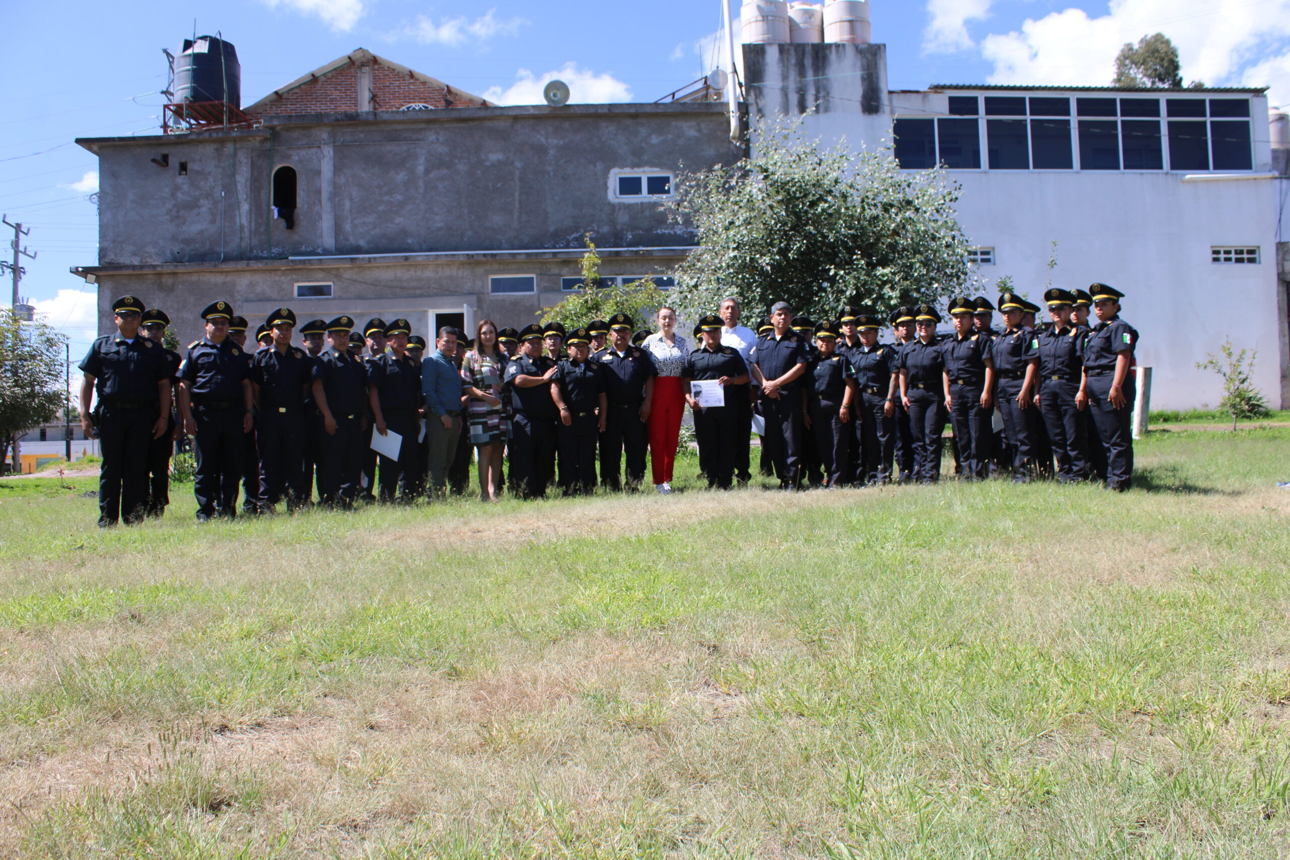 Director de la PIBEH durante un recorrido por instalaciones de la corporación en Hidalgo.
