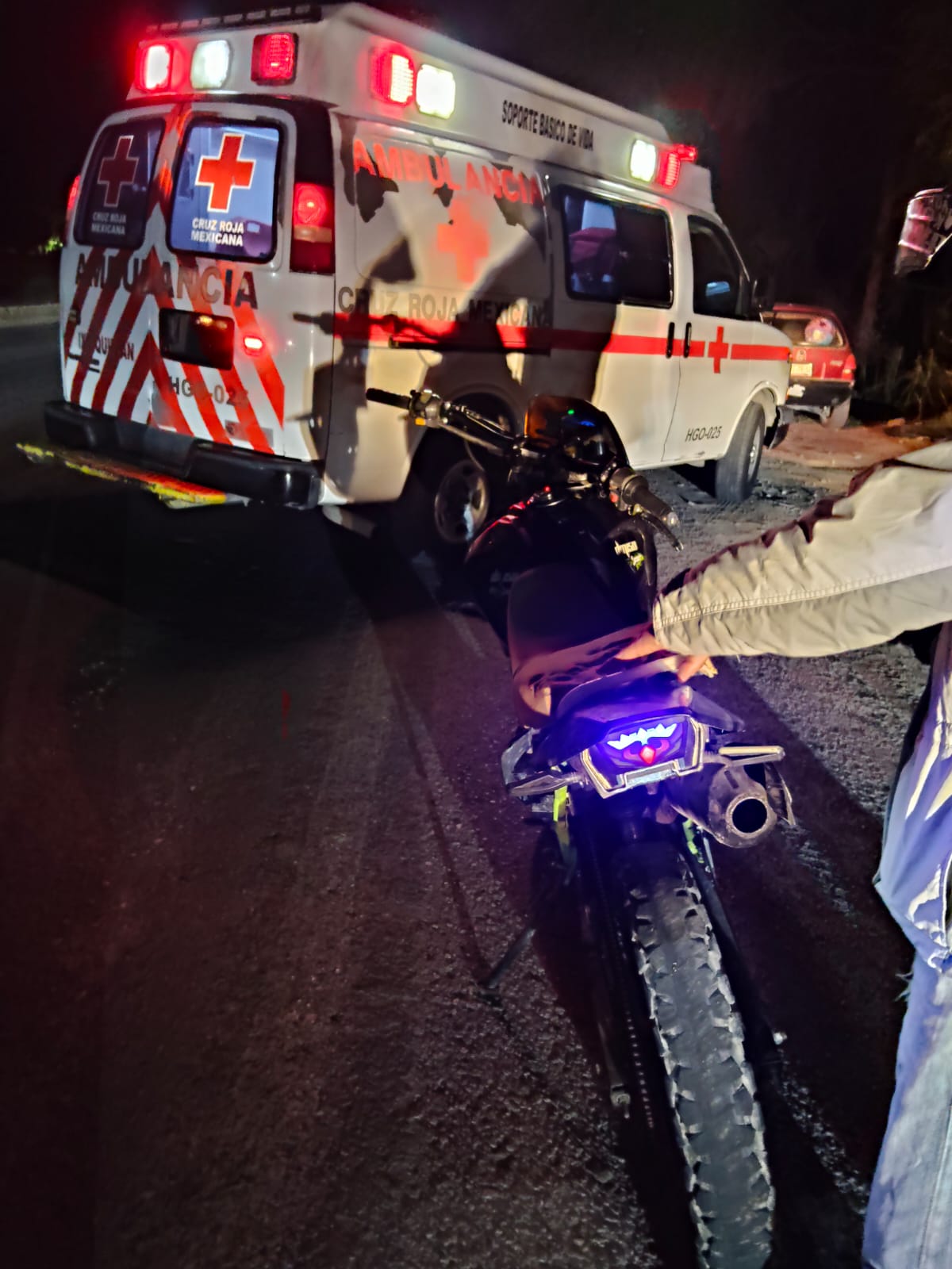 Accidente en Ixmiquilpan deja 2 motociclistas lesionados
