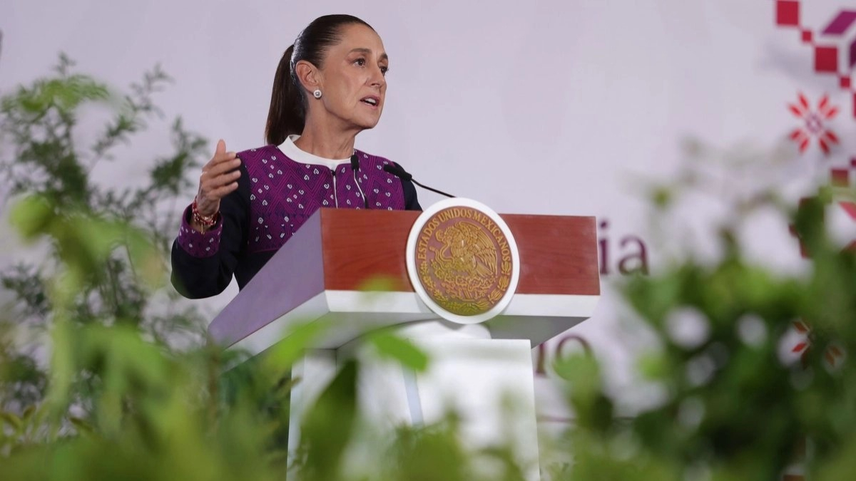La presidenta Claudia Sheinbaum durante su conferencia matutina donde habló sobre la propuesta presupuestal del INE.