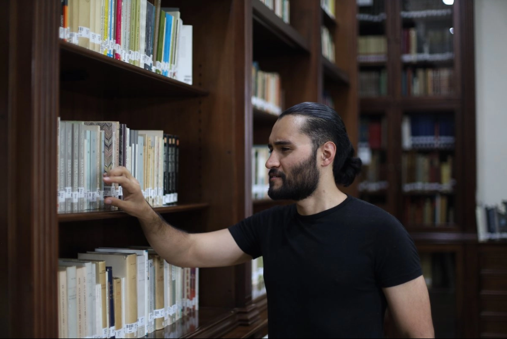 José Damían Espinosa p se inspira en la filosofía de trabajo de los físicos Albert Einstein y Richard Feynman para resolver el enigma de los números primos