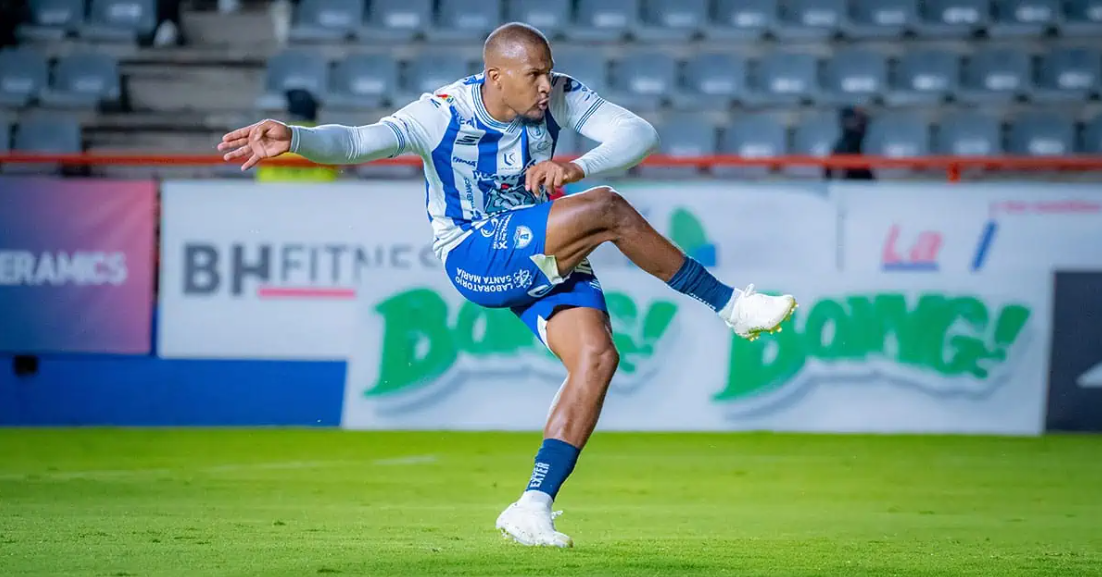 Salomón Rondón delantero del Club Pachuca