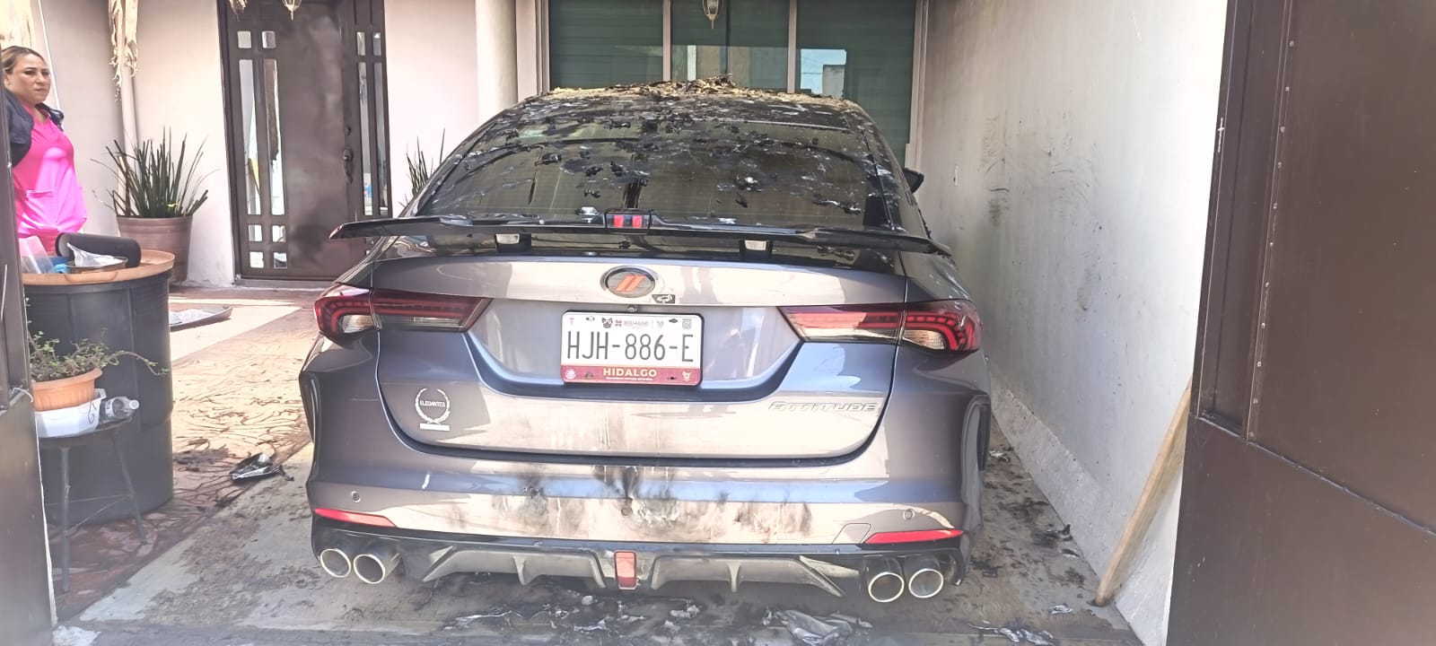 Se incendia vehículo en Tizayuca
