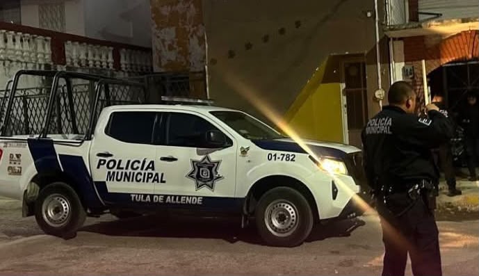 Patrullas y peritos resguardan un hotel tras un ataque armado en Tula de Allende.