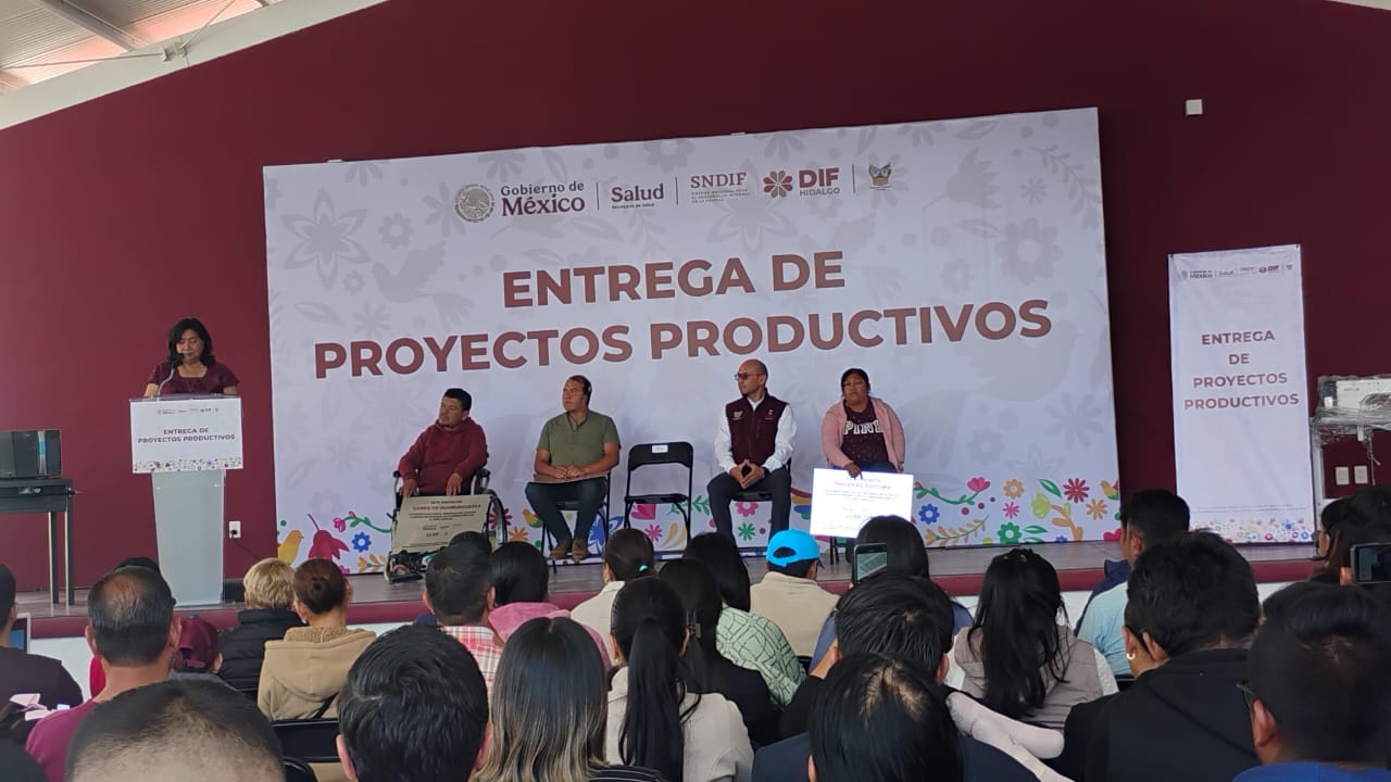 Cocina, costura, panadería y más: el DIF Hidalgo entregó proyectos productivos para impulsar el autoempleo de familias.