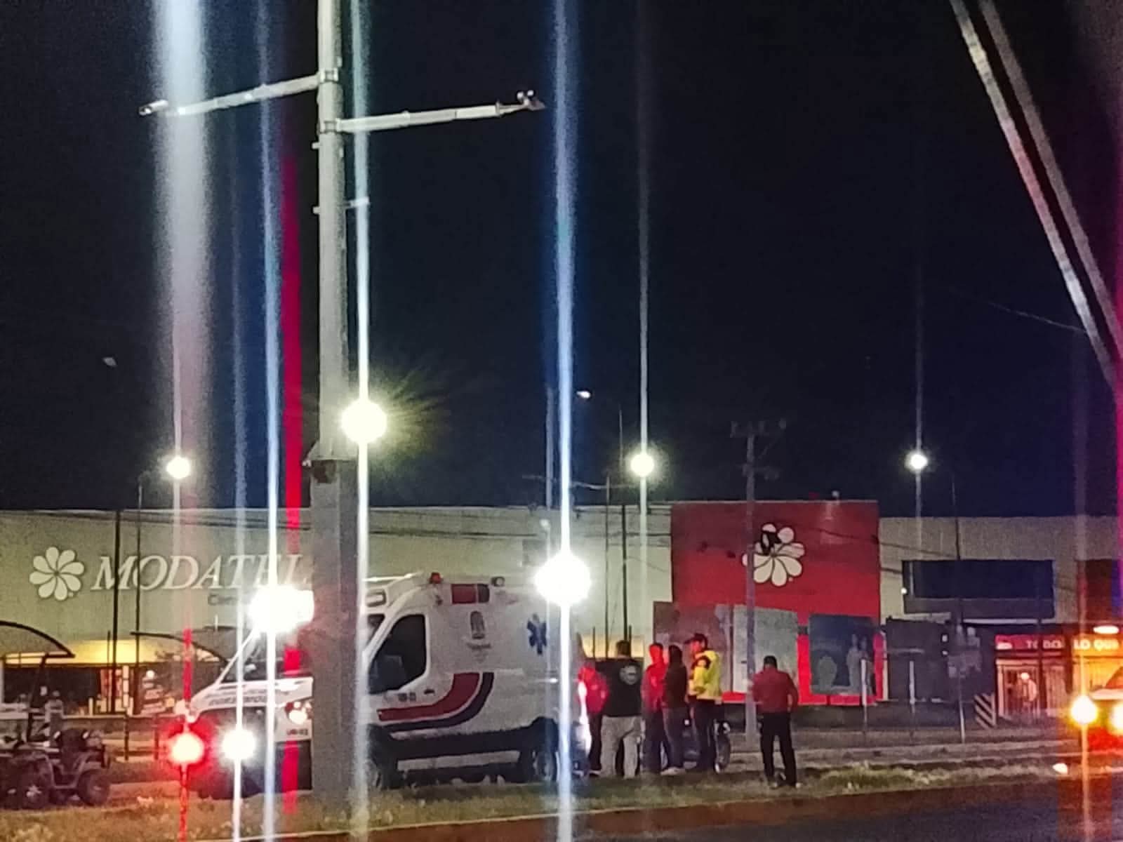 Fuerte choque entre moto y auto deja dos heridos en la México-Pachuca