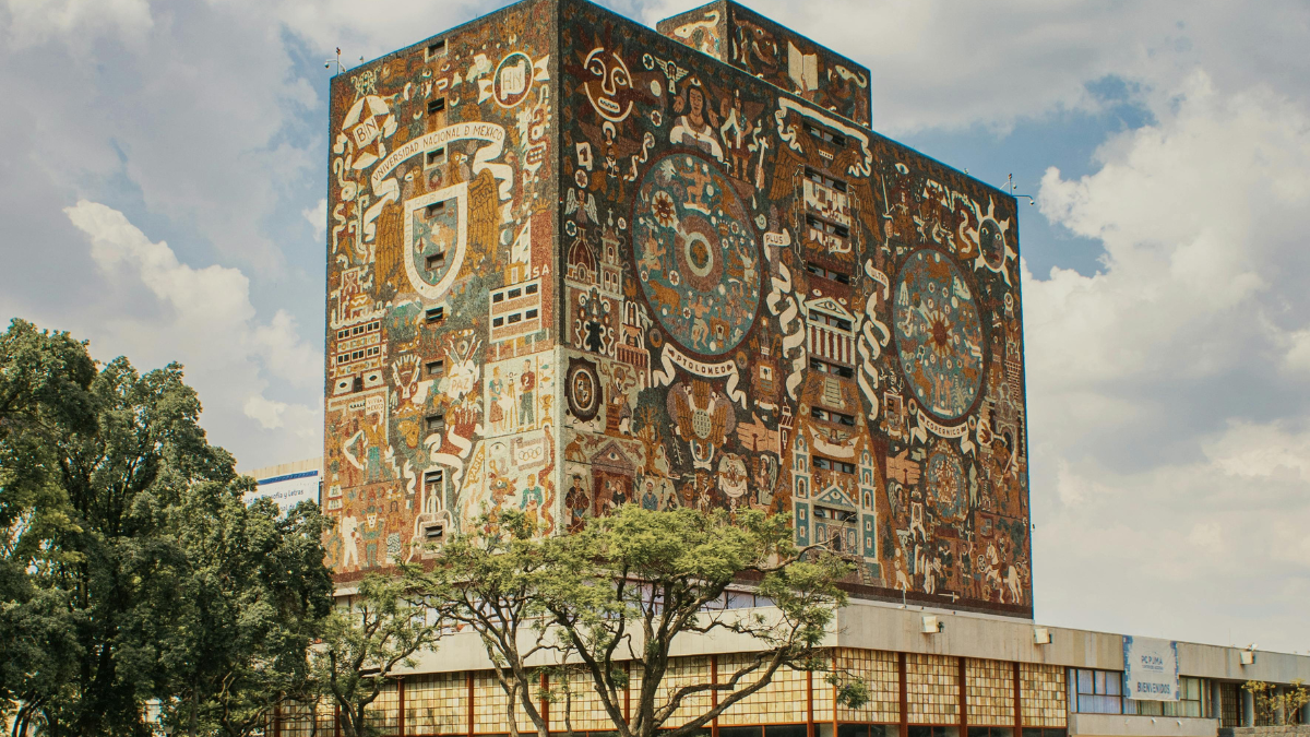 Los amparos contra examen de control de la UNAM suman nuevos rechazos; un juez argumentó que la autonomía universitaria impide su procedencia.