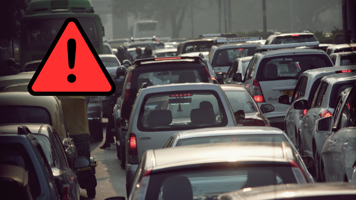 Automovilistas circulan por la Autopista México-Pachuca mientras se realizan trabajos de mantenimiento y se atiende un accidente vial. Foto Ilustrativa