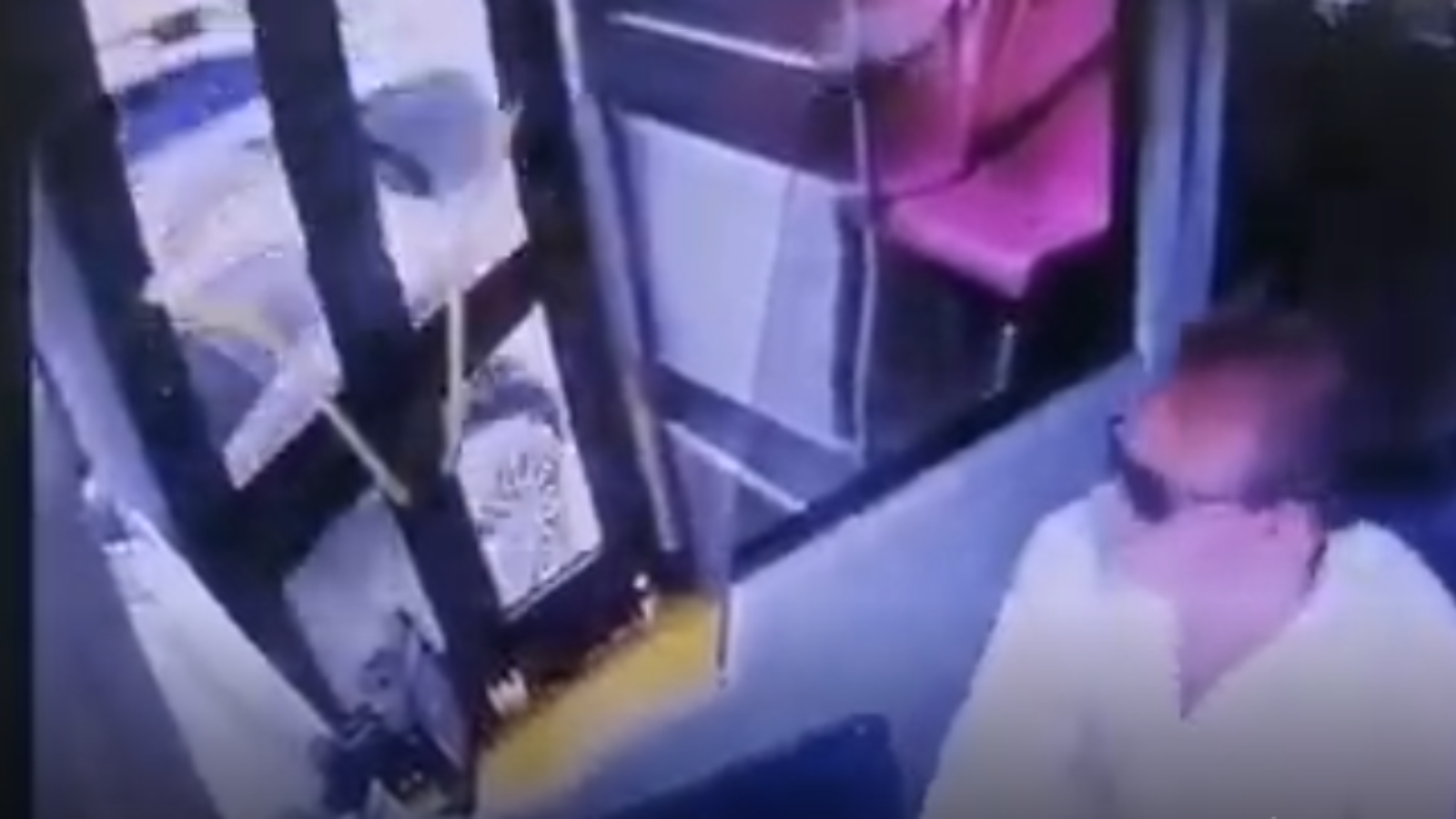 Choque de unidad Exprés T-02 en Pachuca