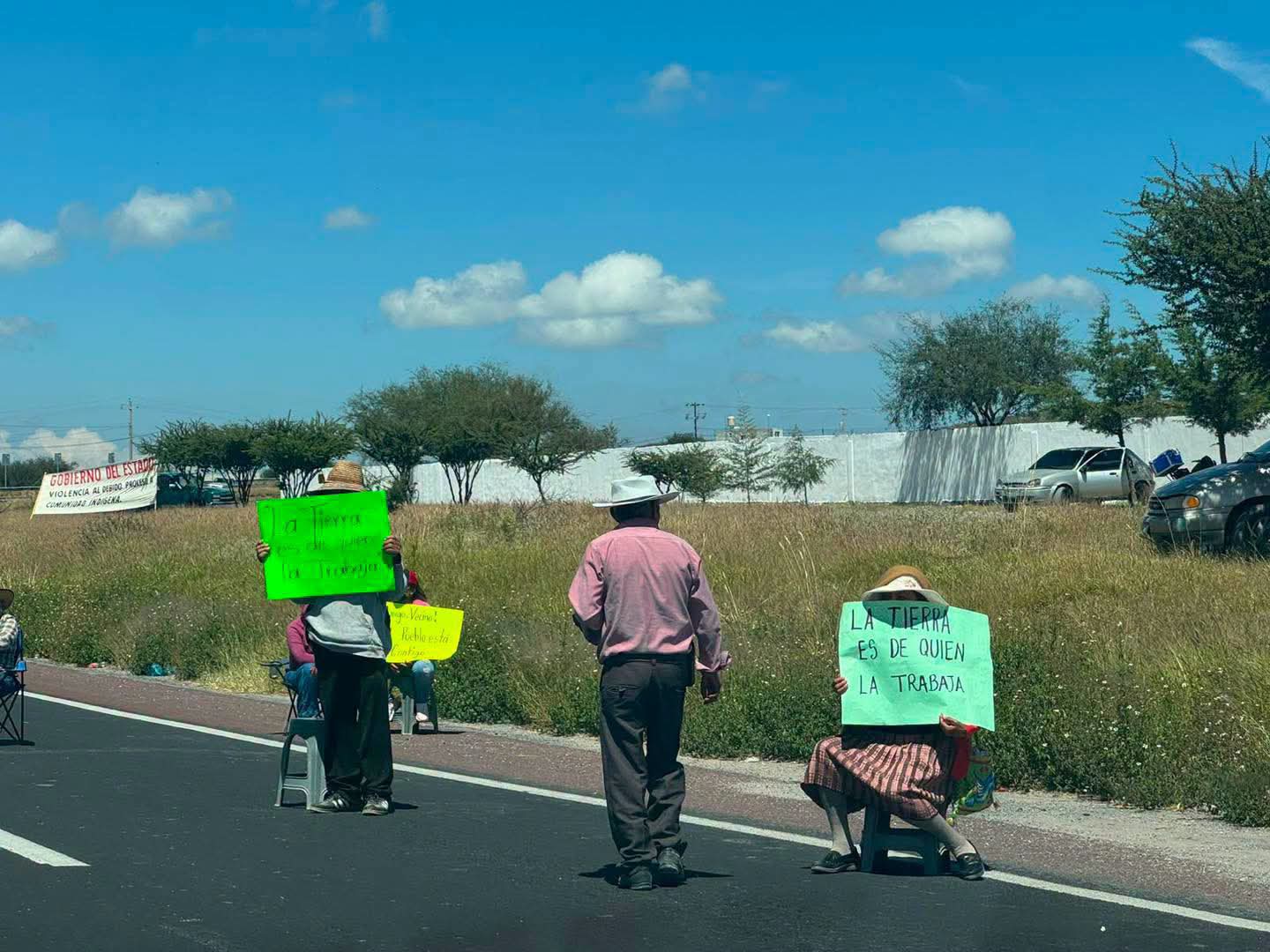 Bloqueo en carretera Ixmiquilpan-Actopan