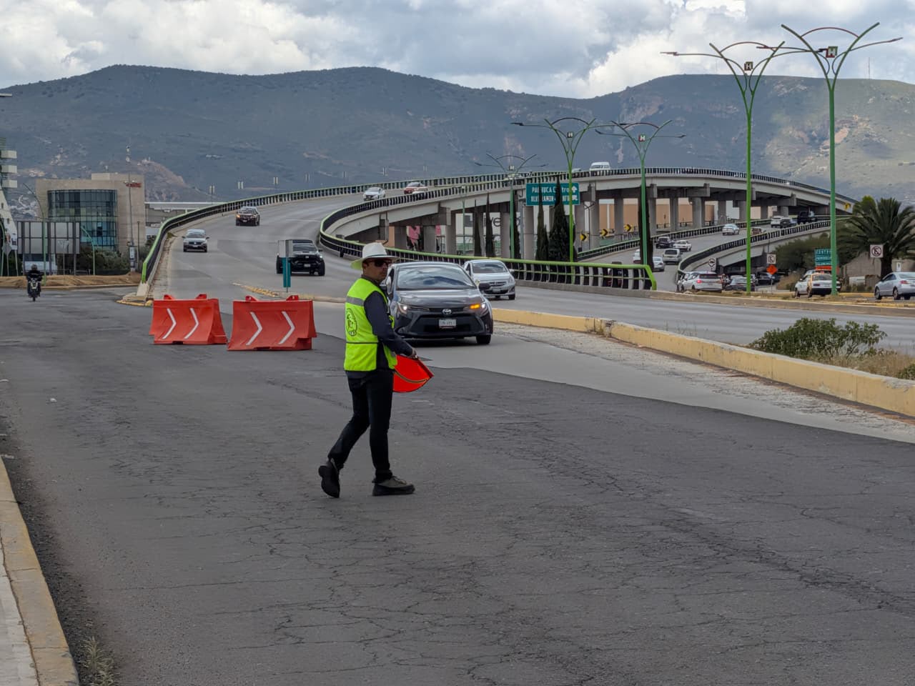 Cierre vial en el bulevar Felipe Ángeles de Pachuca