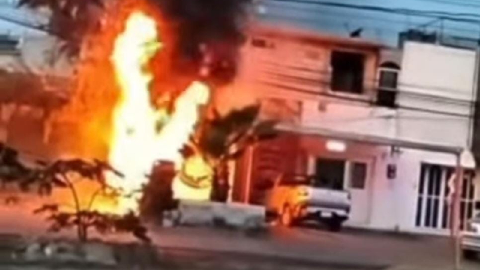 Incendio de llantas en Ixmiquilpan