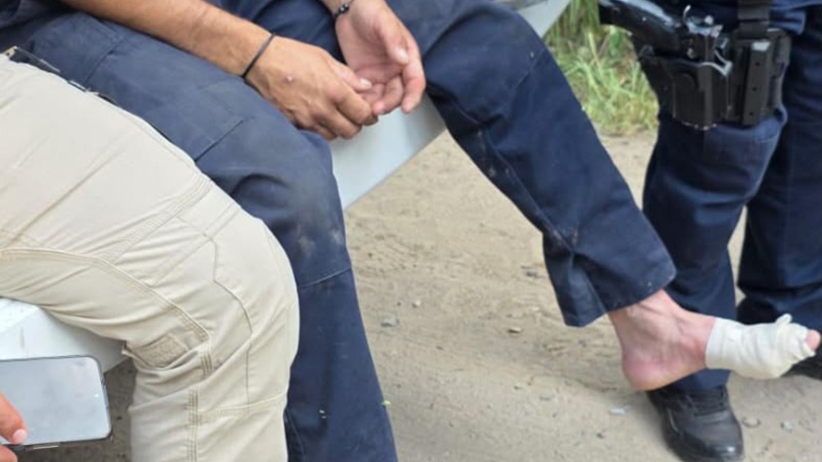 Elementos de seguridad atendiendo un reporte por una persona lesionada en Progreso de Obregón.