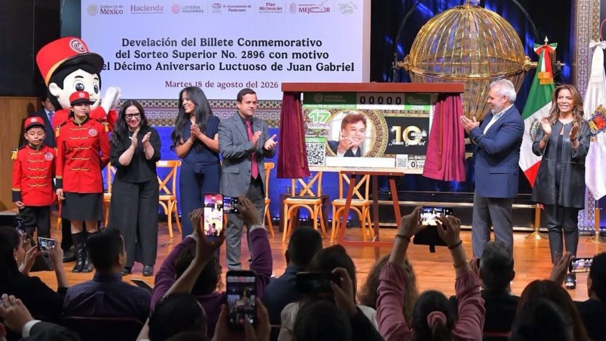 Hay 10 diseños diferentes de los billetes conmemorativos de la Lotería en homenaje a Juan Gabriel.