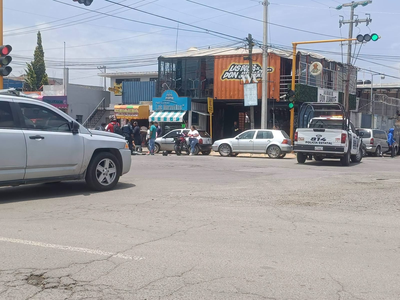 Testigos señalan que la patrulla presuntamente circulaba a exceso de velocidad. Autoridades aún no fijan postura sobre el accidente.