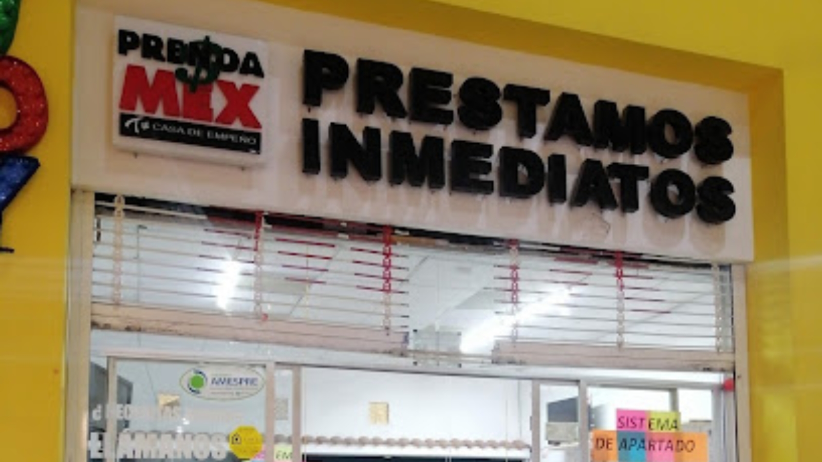 Robo a Prendamex en Plaza Universidad