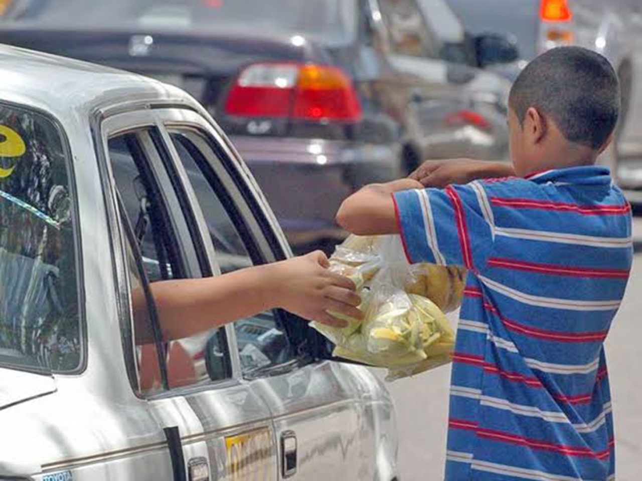 Investigan casos de menores en la vía pública durante estas vacaciones. El DIF explica cómo detectan el trabajo infantil en Tulancingo