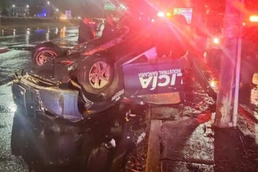Patrulla de PIBEH volcada en Pachuca