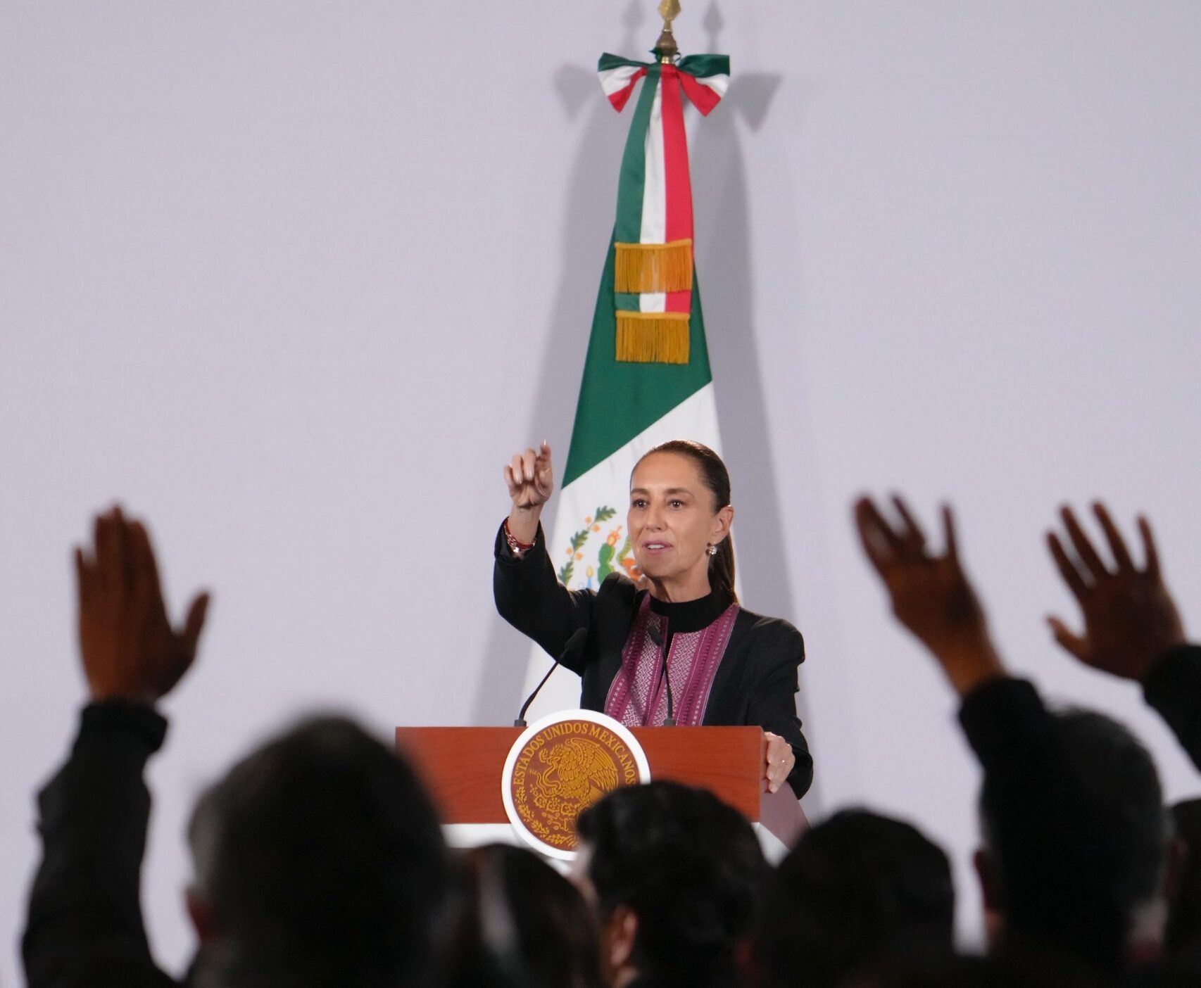 Sheinbaum destaca programa de infraestructura carretera con inversión de 647 mil 832 mdp