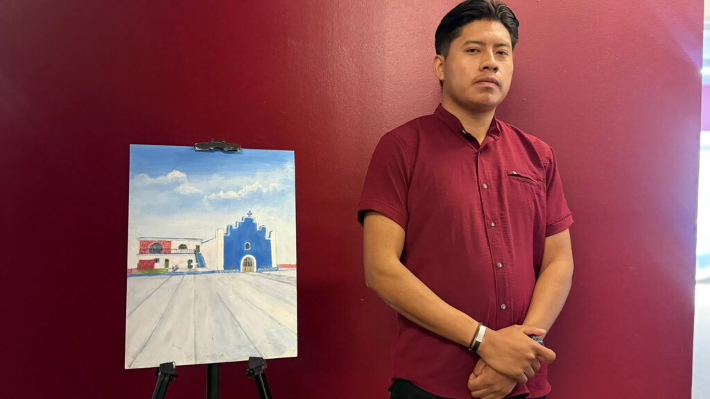 Armando encontró en la pintura una forma de contar sus raíces