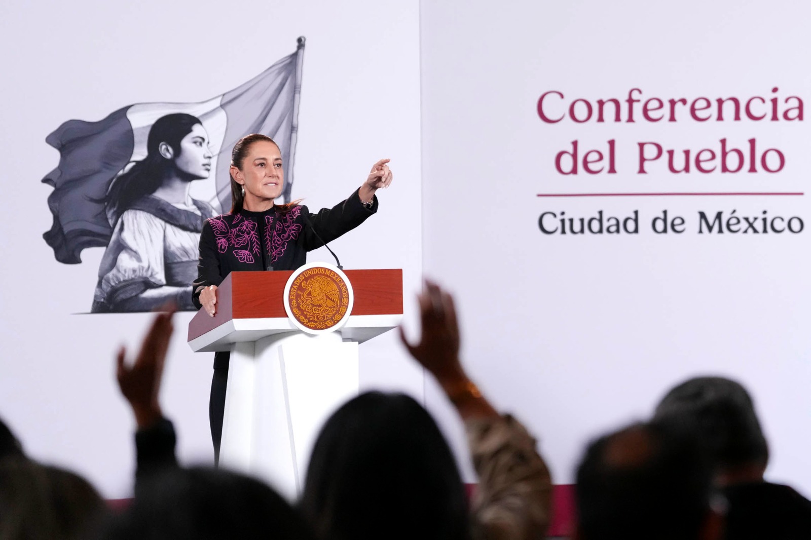 Claudia Sheinbaum durante conferencia sobre empleo en México
