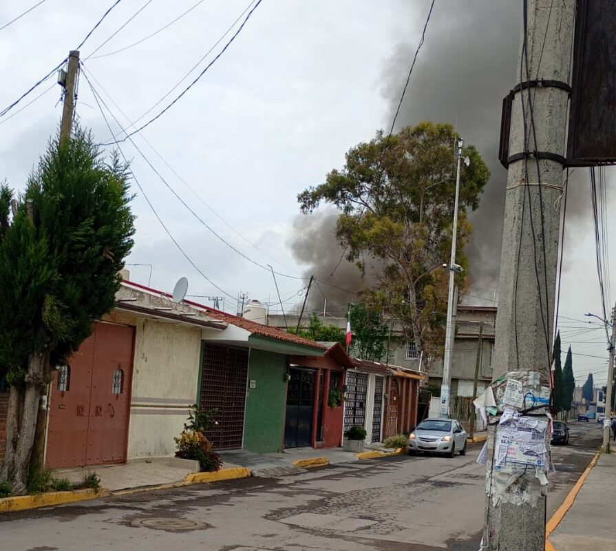 ¡Pánico en Nuevo Tizayuca! Incendio consume vivienda y moviliza a Bomberos