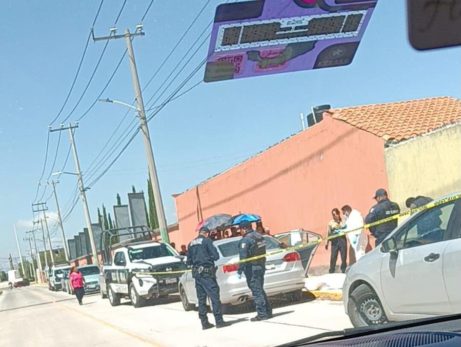 Hombre de 51 años muere dentro de un vehículo estacionado en Tizayuca