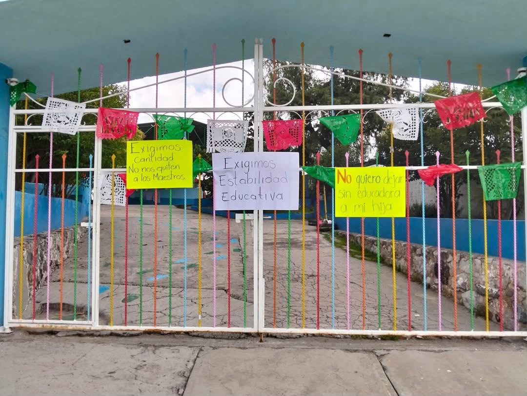 Protestan por falta de maestros en kínder de Tula