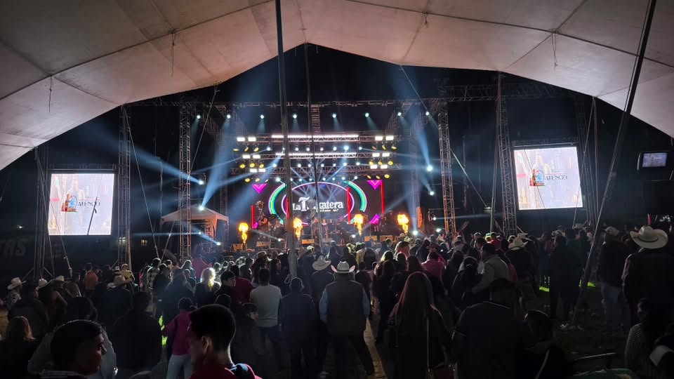 ¡Noche de miedo en Tezontepec! Detonaciones en feria dejan dos heridos