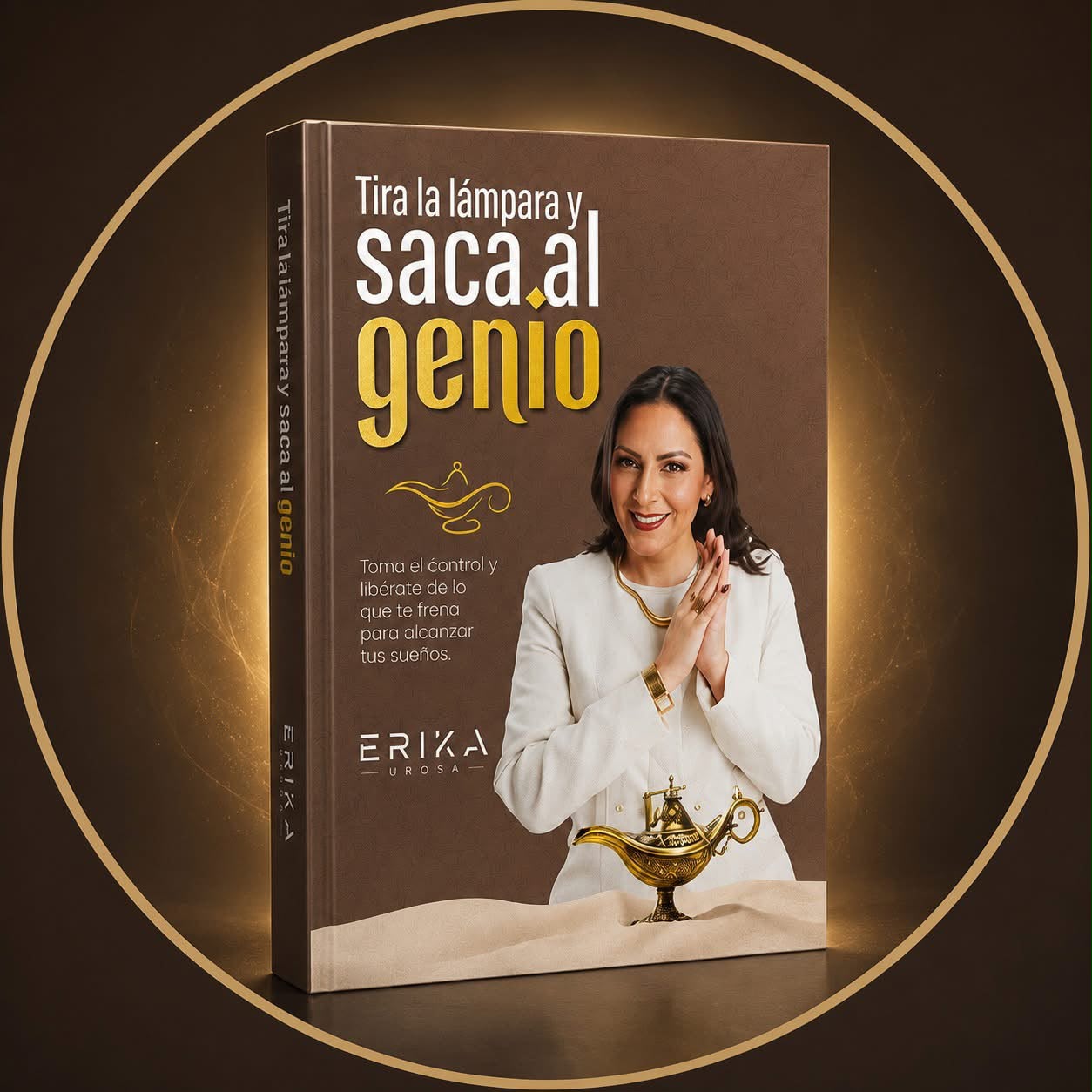 Erika Urosa muestra su libro Tira la lámpara y saca al genio.