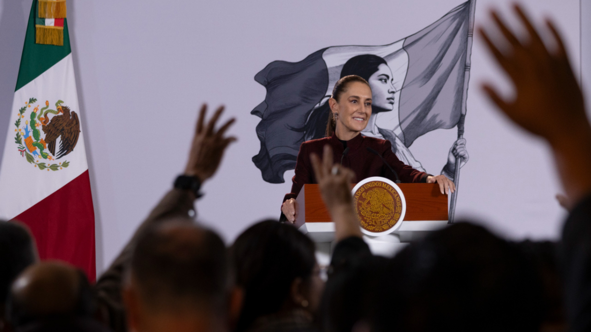Claudia Sheinbaum informó que el gobierno revisa posibles irregularidades en las pensiones otorgadas mediante la modalidad 40 del IMSS.
