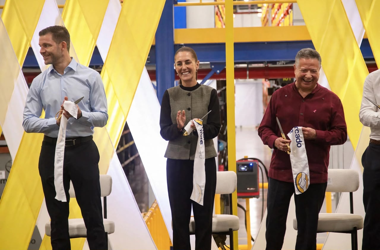 Mercado Libre invierte 600 mdd en Hidalgo e inaugura centro automatizado con robots