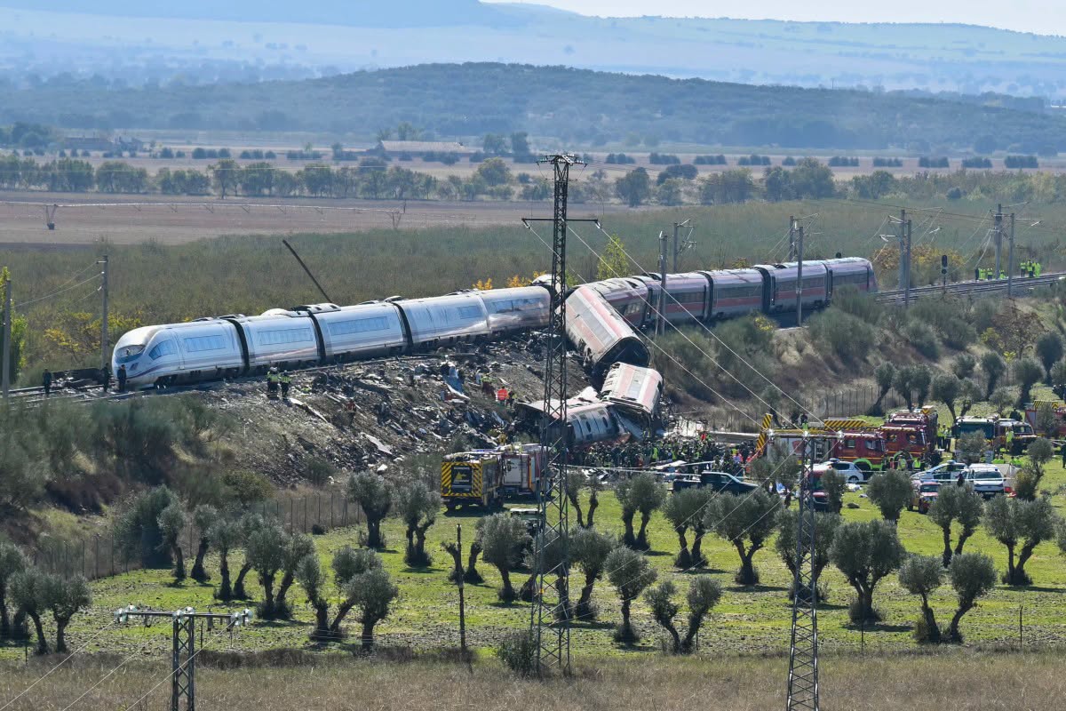 Choque de trenes de alta velocidad en Toledo, España