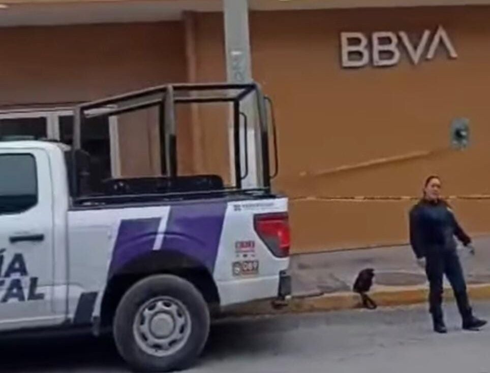 Resguardan BBVA en Zimapán tras presunto intento de robo