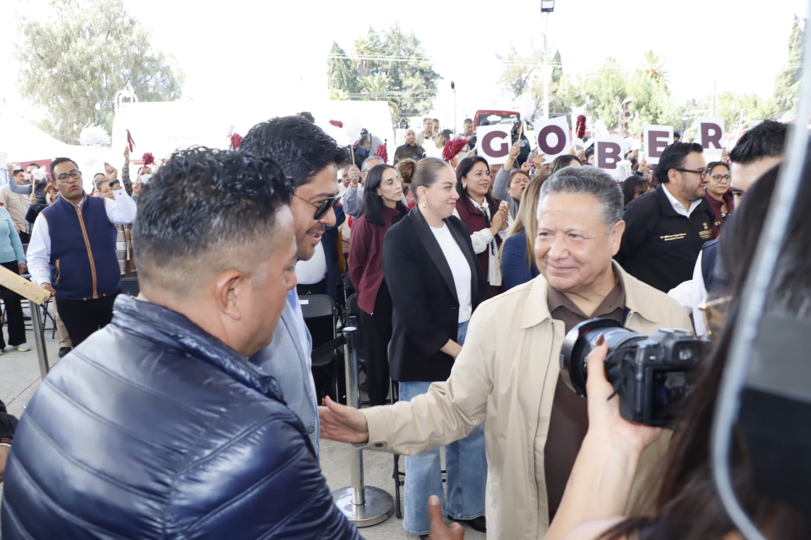 Pemex ha donado más de 654 millones de pesos a Hidalgo; Armando Ángeles acompaña entrega de equipo