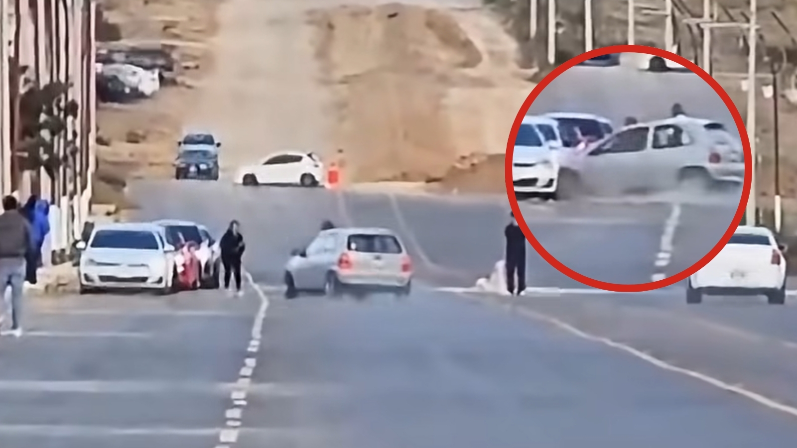 Accidente durante una jornada de arrancones en el bulevar Industrial de Ciudad Sahagún.
