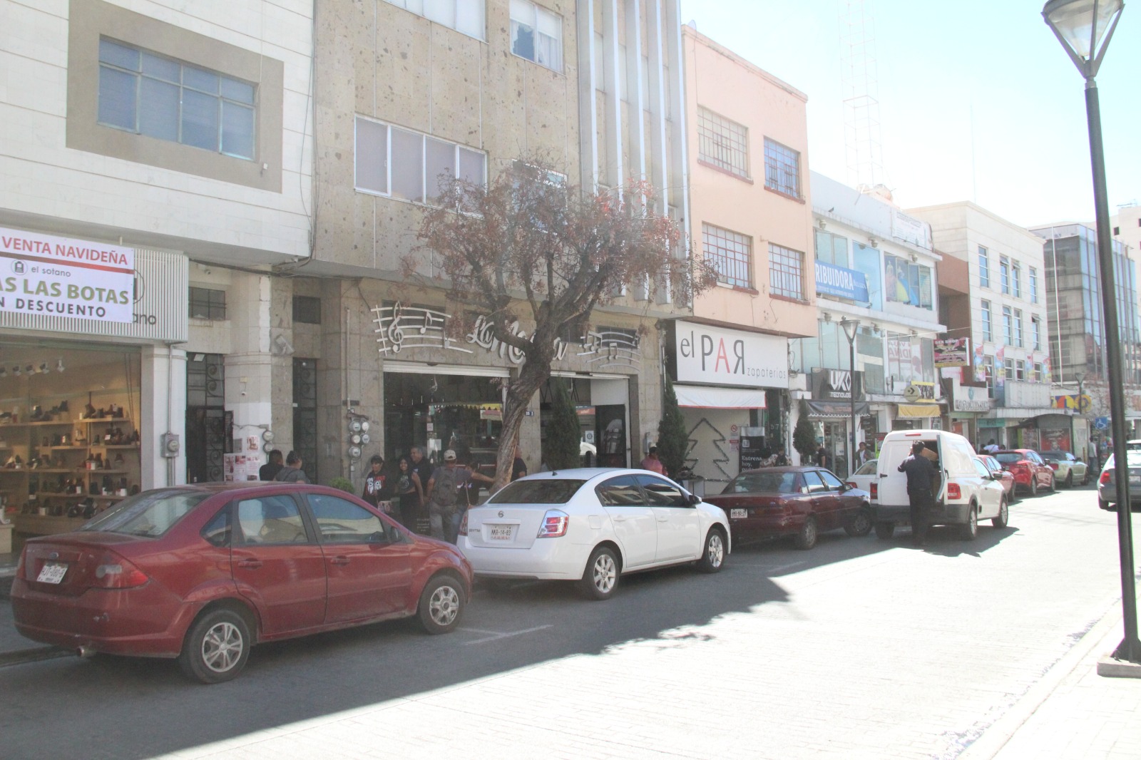 Vigilancia vial contra doble fila en Pachuca