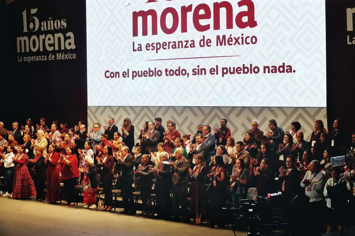 Morena celebra 15 años con homenaje a sus fundadores